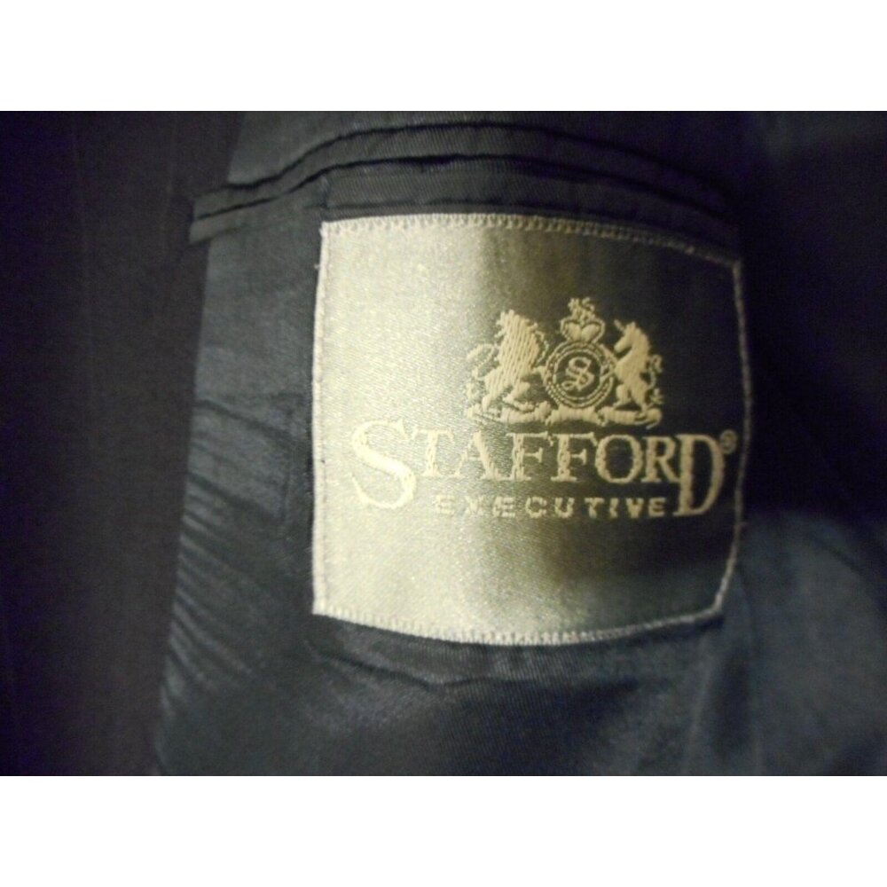 Vintage Stafford Navy Blue Pinstripe Wool Suit w/ Pleated pants - Union Label - Picture 8 of 12